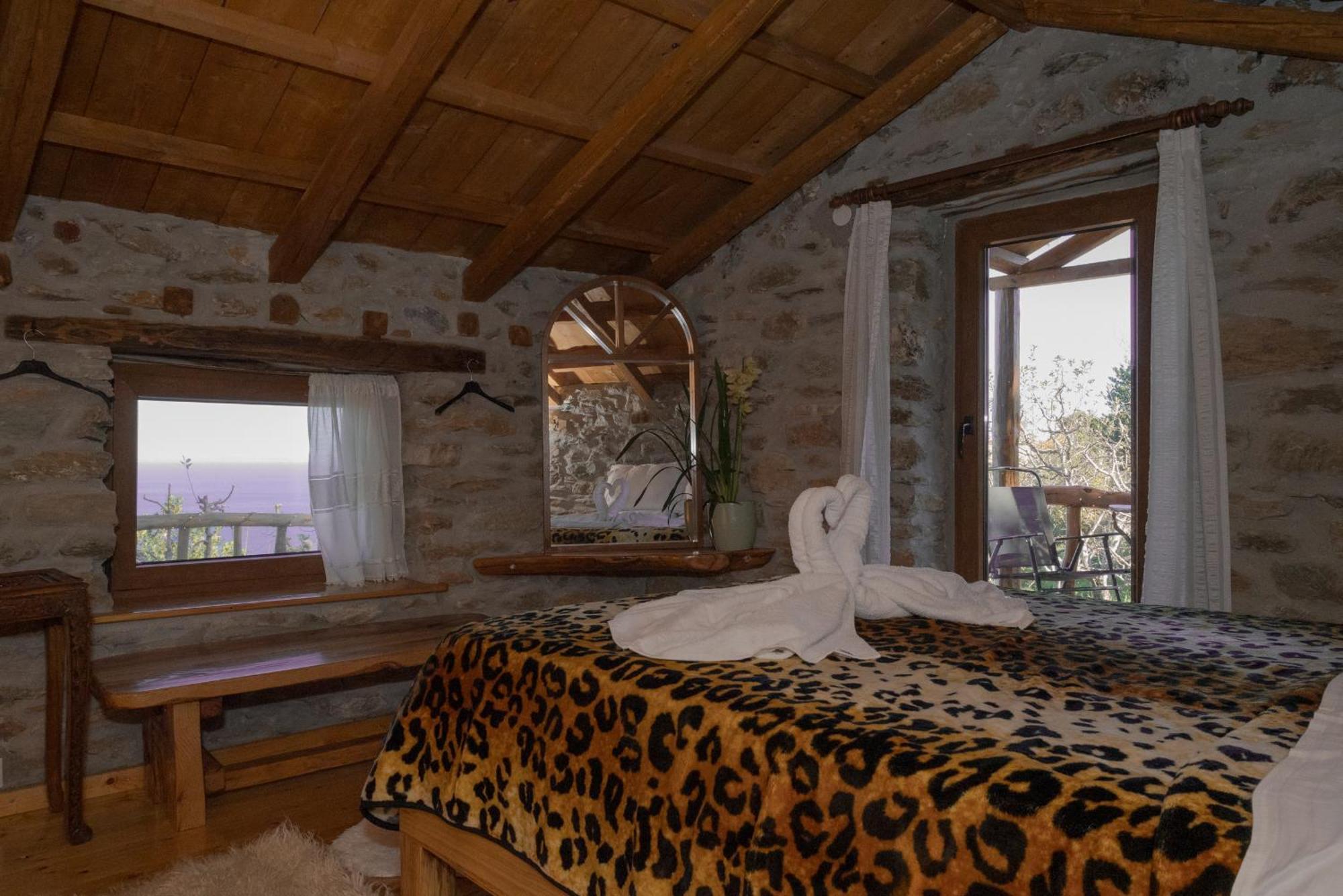 Aristoteli'S Stone House Makrirrákhi Exterior photo